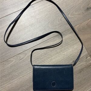 Vintage Mark Cross Elegant Navy Leather Crossbody Bag